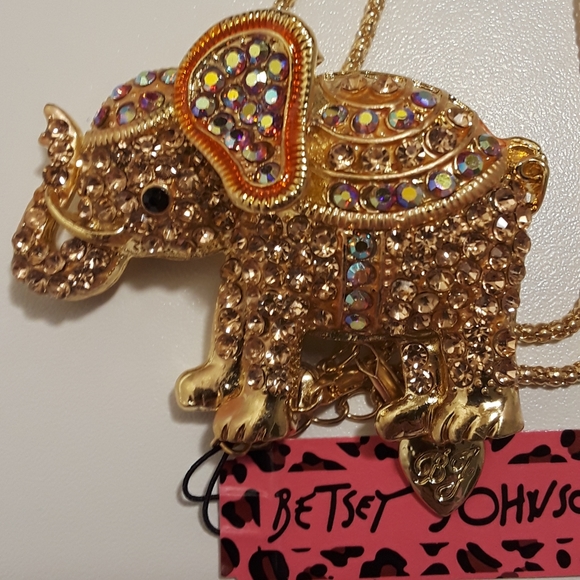 Betsey Johnson gold elephant necklace - Picture 1 of 3